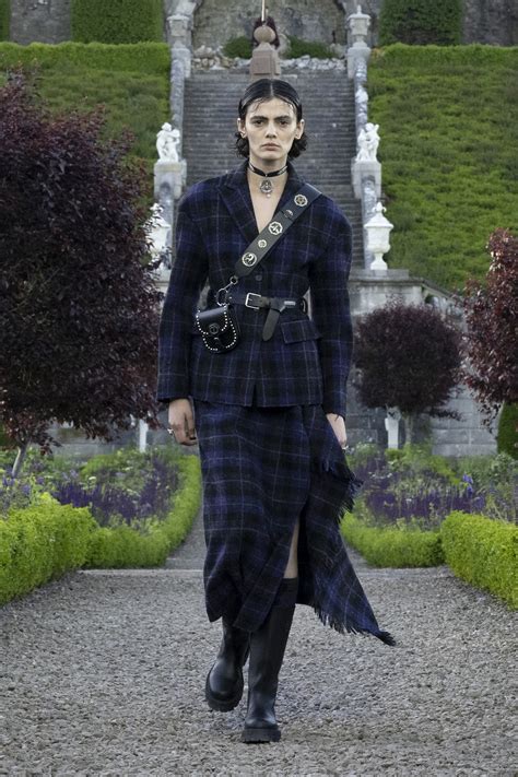 welche modelslaufen für dior|Dior präsentierte die Cruise Collection 2025 in Schottland.